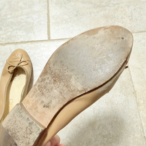 Chanel Beige Leather CC Bow Cap Toe Ballet EU 36 - Picture 10 of 12